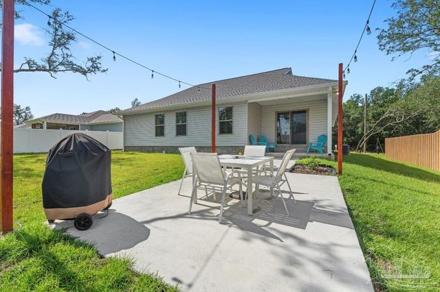 13070 Hartung Ave, Pensacola, FL 32506