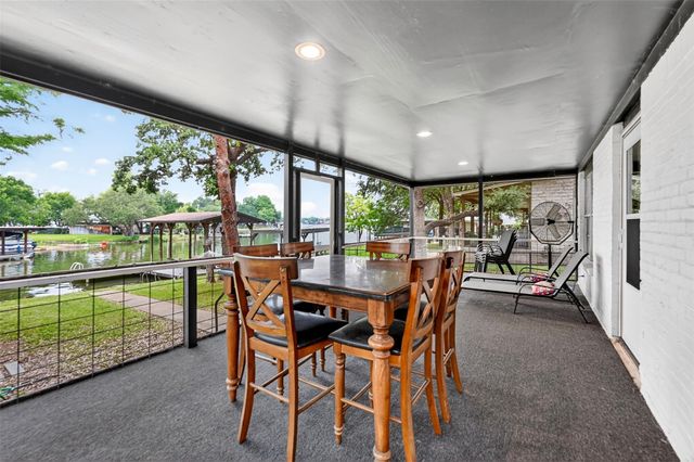 405 Robin Hood LN, Granite Shoals, TX 78654