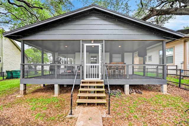 405 Robin Hood LN, Granite Shoals, TX 78654
