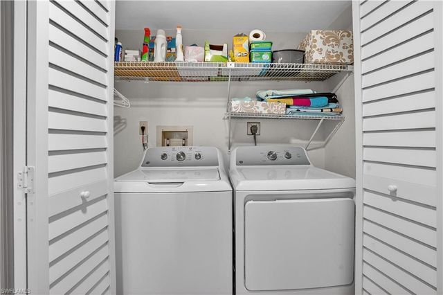 15 Bluebill AVE # 301, Naples, FL 34108