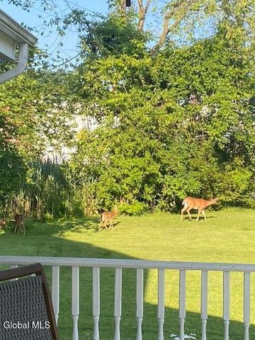 2 Hampton Avenue, East Greenbush, NY 12144