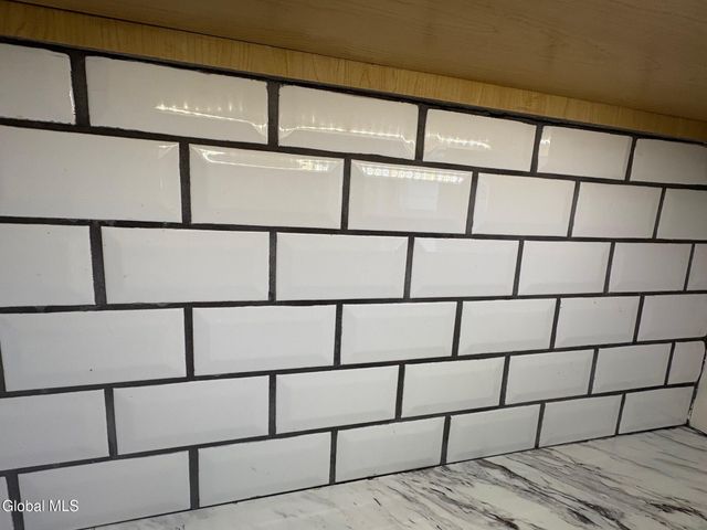 2 Hampton Avenue, East Greenbush, NY 12144