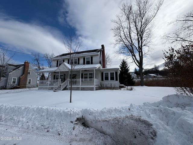 2 Hampton Avenue, East Greenbush, NY 12144