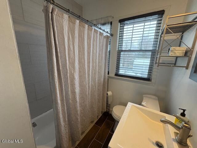 2 Hampton Avenue, East Greenbush, NY 12144