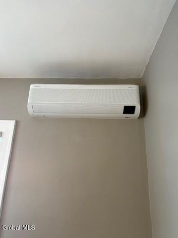 2 Hampton Avenue, East Greenbush, NY 12144