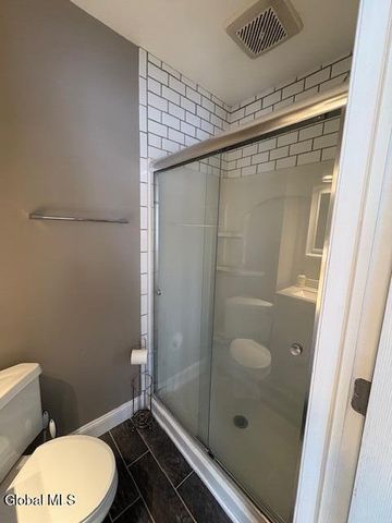 2 Hampton Avenue, East Greenbush, NY 12144