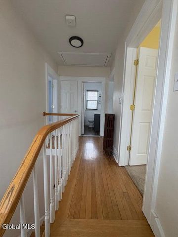 2 Hampton Avenue, East Greenbush, NY 12144