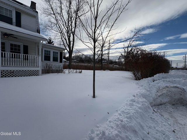 2 Hampton Avenue, East Greenbush, NY 12144