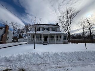 2 Hampton Avenue, East Greenbush, NY 12144