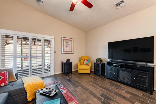 2721 Wilder Loop NE, Rio Rancho, NM 87144
