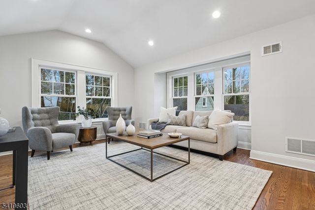 88 BEEKMAN ROAD, Summit City, NJ 07901