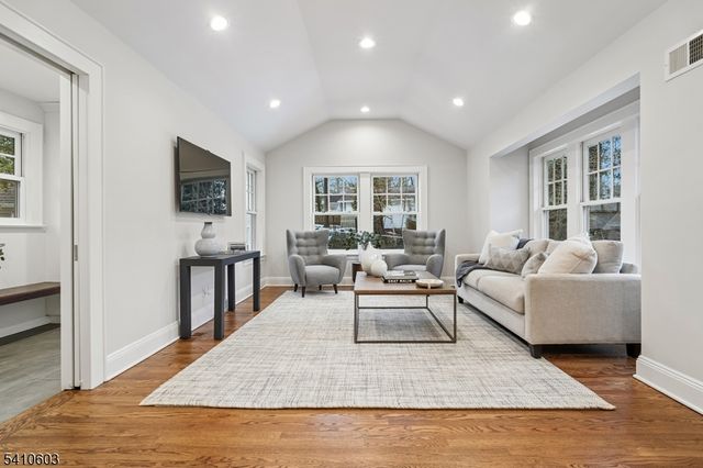 88 BEEKMAN ROAD, Summit City, NJ 07901