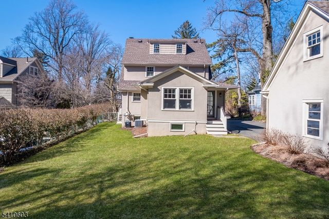 88 BEEKMAN ROAD, Summit City, NJ 07901