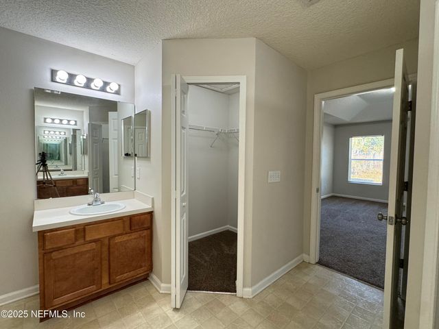 11273 SILVER KEY Drive, Jacksonville, FL 32218