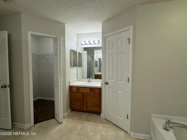 11273 SILVER KEY Drive, Jacksonville, FL 32218