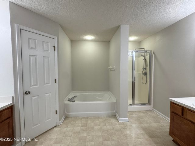 11273 SILVER KEY Drive, Jacksonville, FL 32218