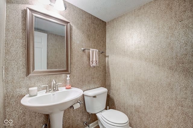 994 2nd Avenue NW, Carmel, IN 46032