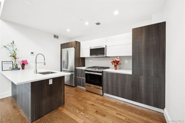 109-19 72nd Road PH7F, Forest Hills, NY 11375