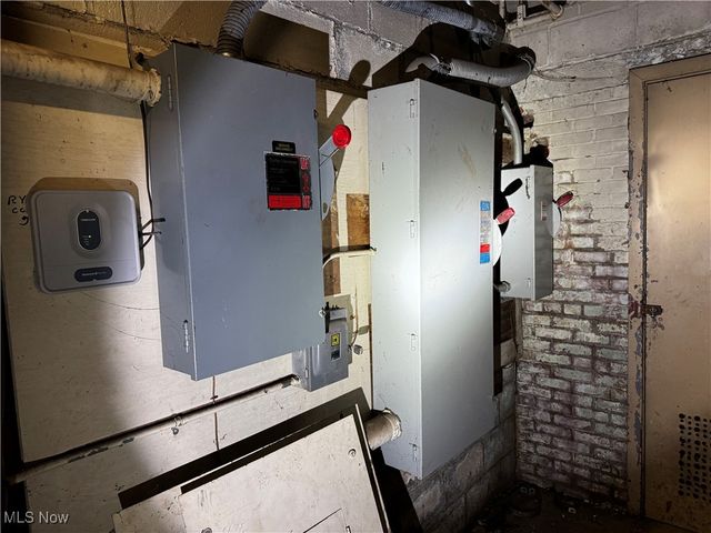 7412 Lawn Avenue, Cleveland, OH 44102