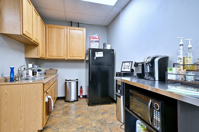 1242 REMINGTON Road A, Schaumburg, IL 60193