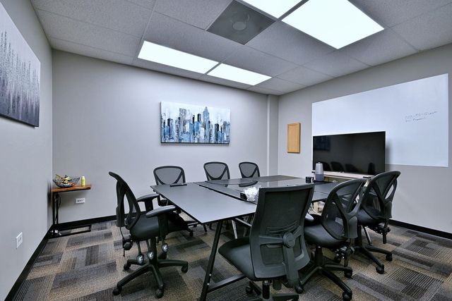 1242 REMINGTON Road A, Schaumburg, IL 60193