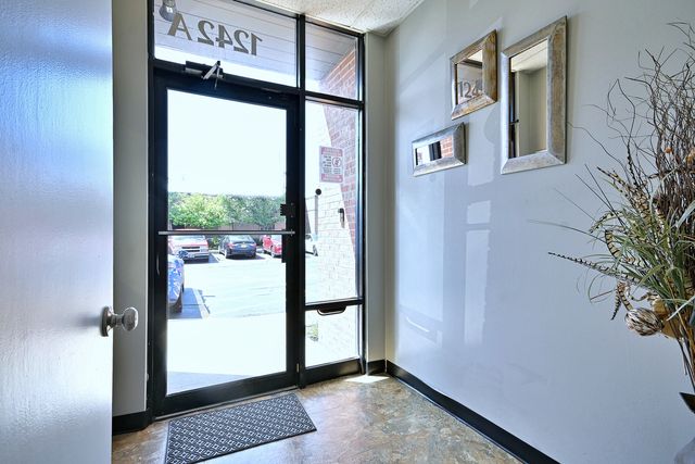 1242 REMINGTON Road A, Schaumburg, IL 60193