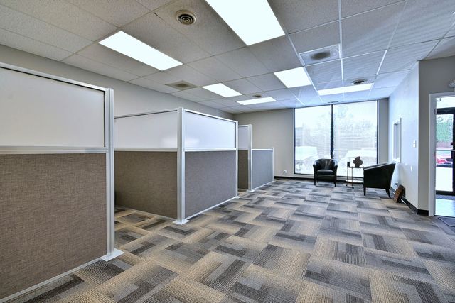 1242 REMINGTON Road A, Schaumburg, IL 60193