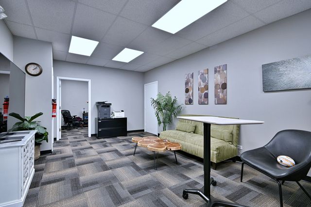 1242 REMINGTON Road A, Schaumburg, IL 60193