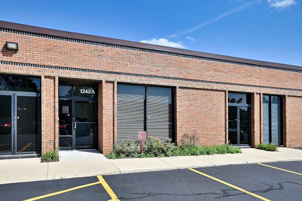 1242 REMINGTON Road A, Schaumburg, IL 60193