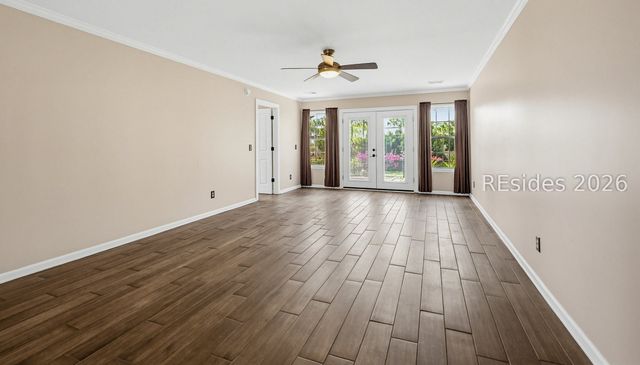 1037 Otter Cir, Beaufort, SC 29902