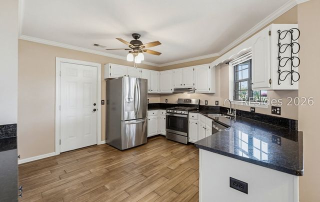 1037 Otter Cir, Beaufort, SC 29902