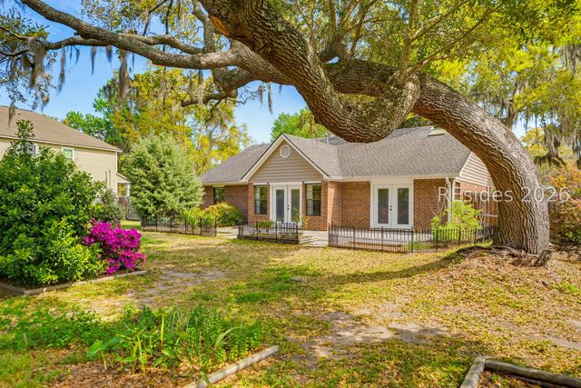 1037 Otter Cir, Beaufort, SC 29902