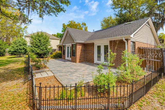 1037 Otter Cir, Beaufort, SC 29902