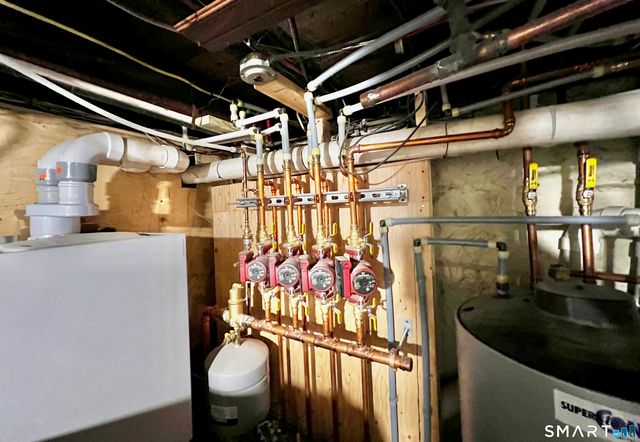 38 Woods End Road, Stamford, CT 06905