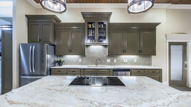 124 Houmas Drive, Houma, LA 70360