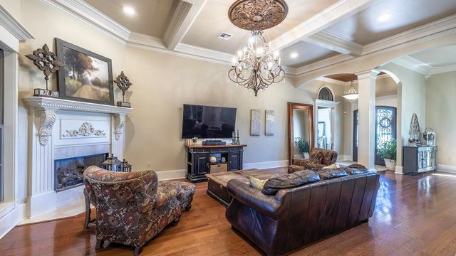 124 Houmas Drive, Houma, LA 70360