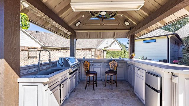 124 Houmas Drive, Houma, LA 70360