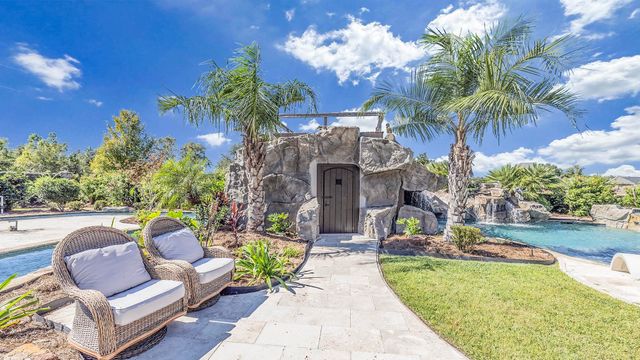 124 Houmas Drive, Houma, LA 70360