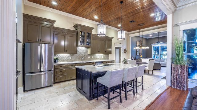 124 Houmas Drive, Houma, LA 70360