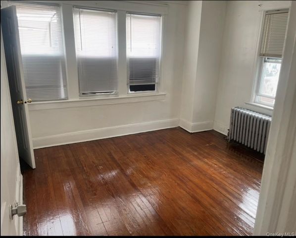 439 Thieriot Avenue, Bronx, NY 10473