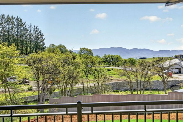 5611 Autumn Park Drive, Medford, OR 97504