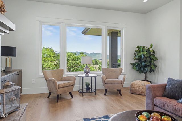 5611 Autumn Park Drive, Medford, OR 97504