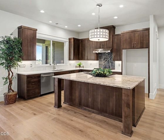 5611 Autumn Park Drive, Medford, OR 97504