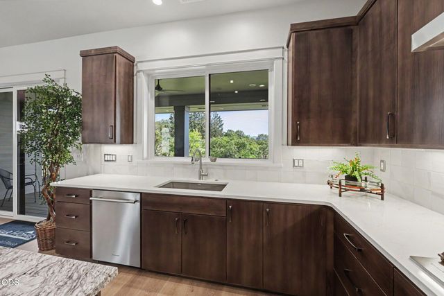 5611 Autumn Park Drive, Medford, OR 97504
