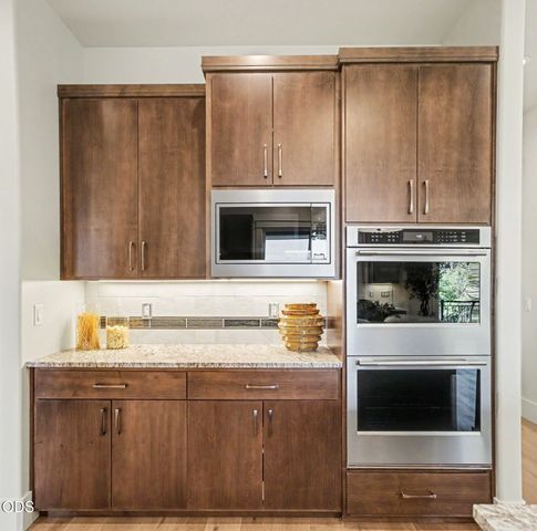 5611 Autumn Park Drive, Medford, OR 97504