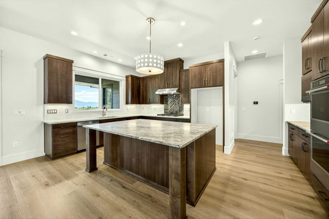 5611 Autumn Park Drive, Medford, OR 97504