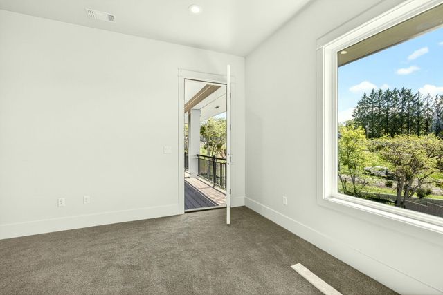 5611 Autumn Park Drive, Medford, OR 97504