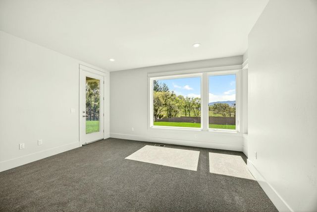 5611 Autumn Park Drive, Medford, OR 97504