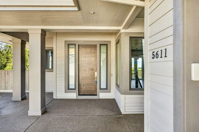 5611 Autumn Park Drive, Medford, OR 97504