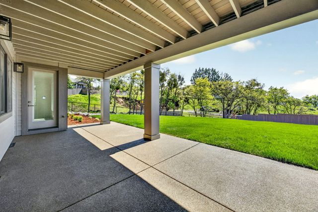 5611 Autumn Park Drive, Medford, OR 97504